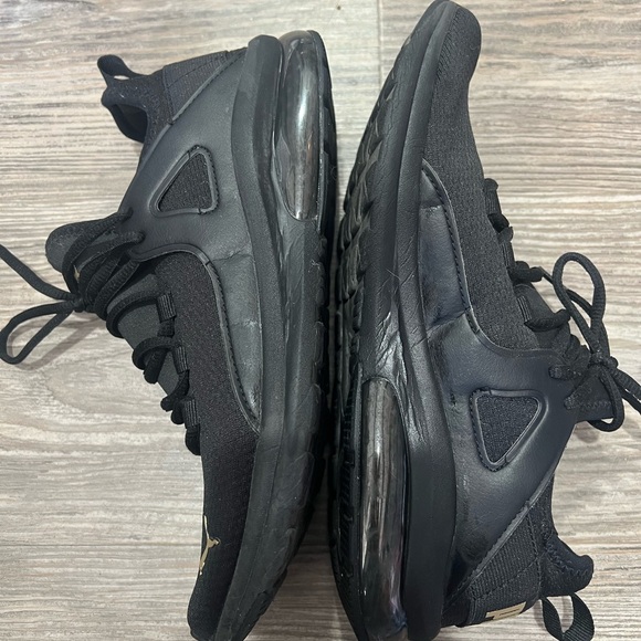 puma woman’s shoe - Picture 2 of 6